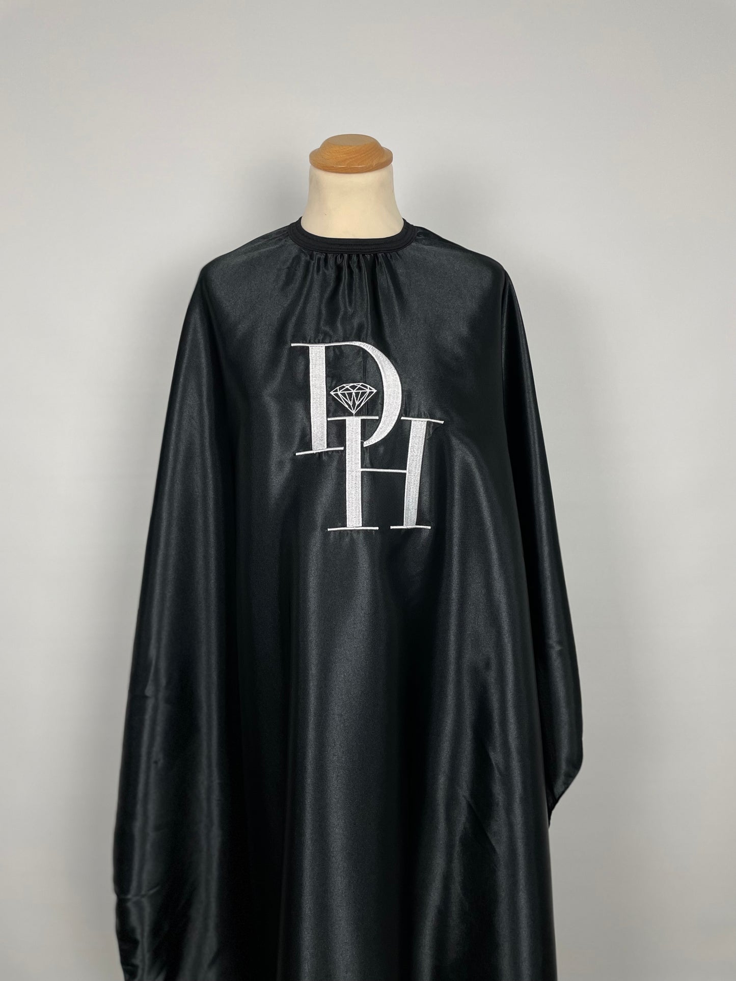 Friseurumhang Satin mit Logo 1