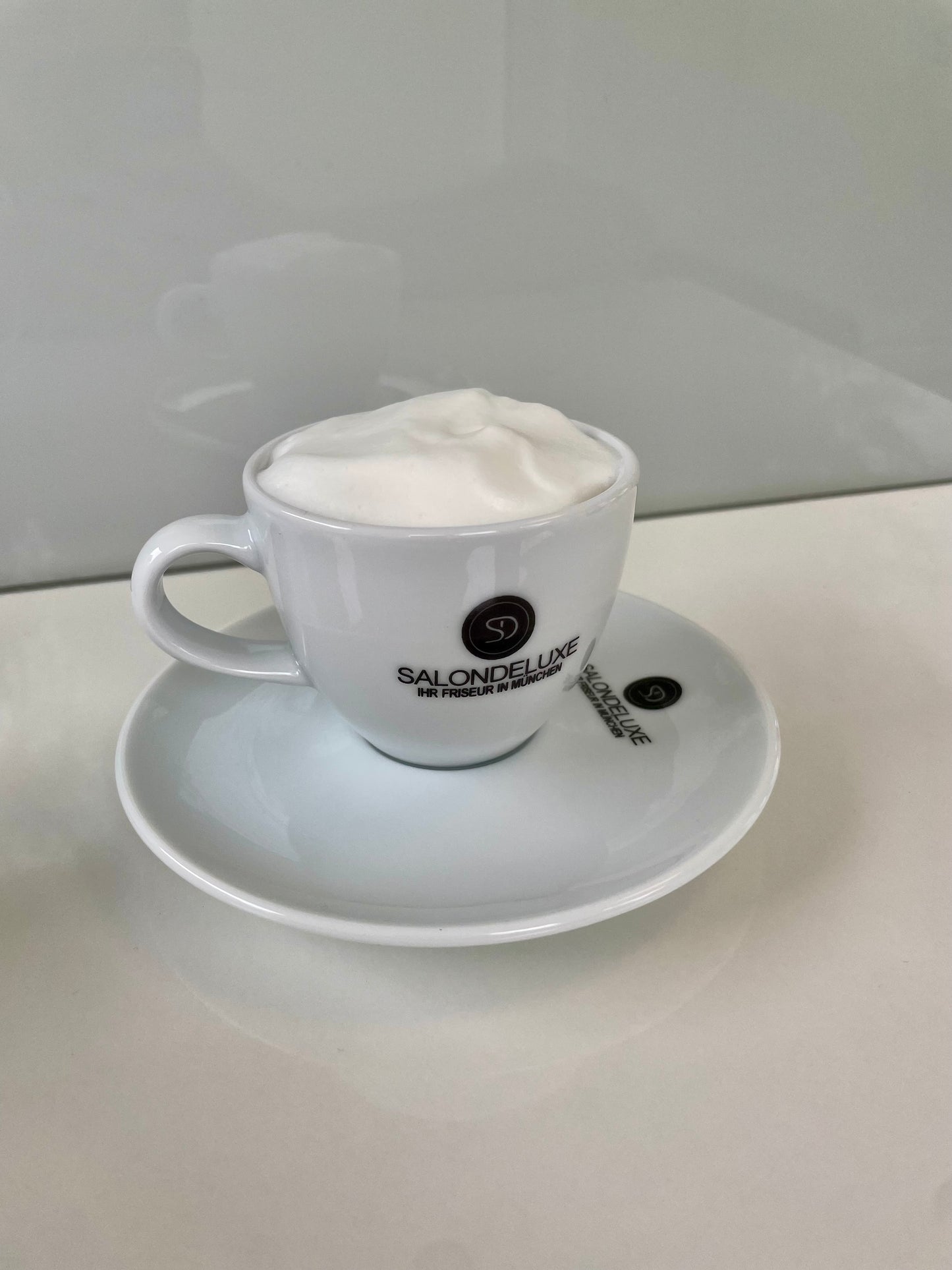Cafe Tasse mit Logo